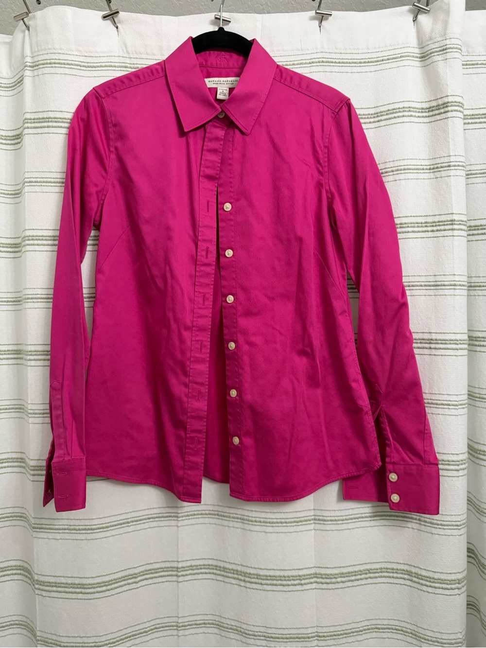 Banana Republic Men's Button-Front Dress Shirt in Fuchsia